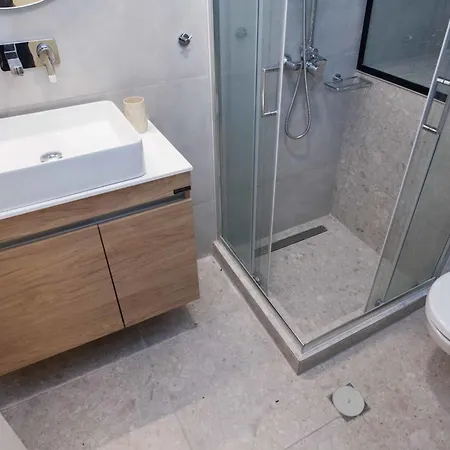 Cozy 1 Bd Basement Apt In Pagrati With Backyard Athens