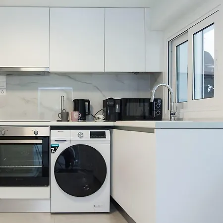 Cozy 1 Bd Basement Apt In Pagrati With Backyard Athens