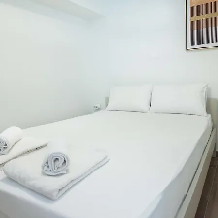 Apartment Cozy 1 Bd Basement Apt In Pagrati With Backyard Athens