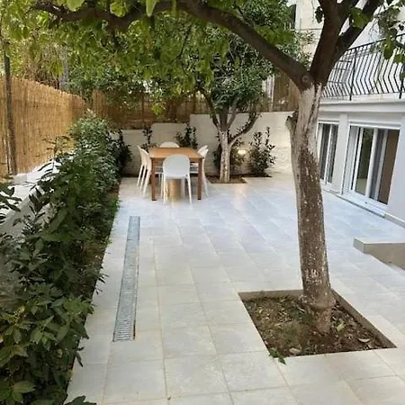 Apartment Cozy 1 Bd Basement Apt In Pagrati With Backyard *